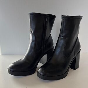 Mix No. 6 Women’s Black Heeled Boots Size 8.5 Vegan Leather